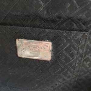 Tommy Hilfiger Elegant Black Patterned Bag